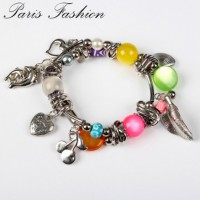 Bracelet pampille avec perles de verre et pâte fimo - multicolore