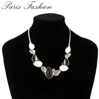 Collier en émail et strass de verre, chaîne serpent - ivoire/noir/marron