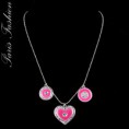 Collier en émail et strass de verre