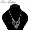 Collier en émail et perle de verre